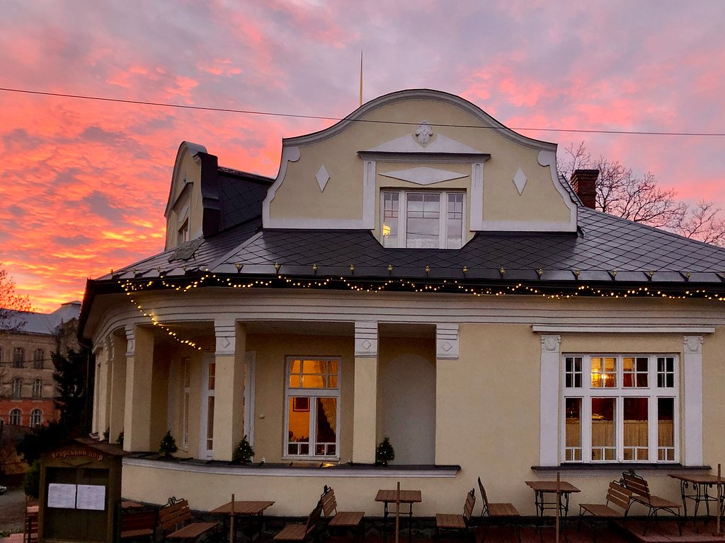 Автроугорський дім фото